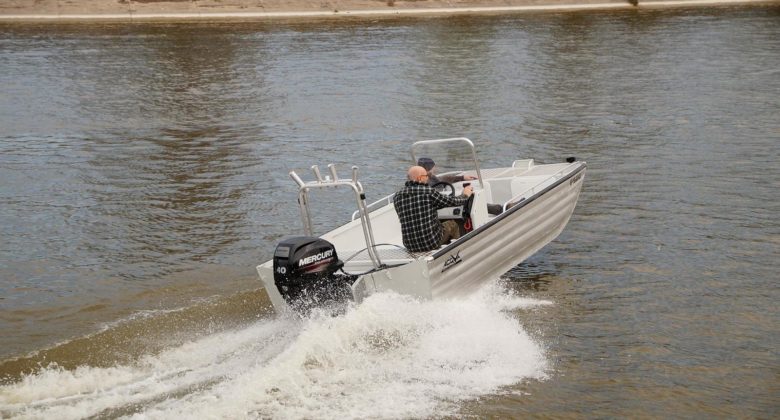 casasiluo_wallerfischen-welscamp-am-po_boote_acqvaboat_3