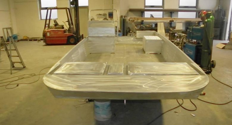 casasiluo_wallerfischen-welscamp-am-po_boote_acqvaboat_f600_grün2