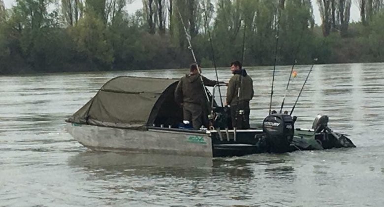 casasiluo_wallerfischen-welscamp-am-po_boote_acqvaboat_f600_grün6
