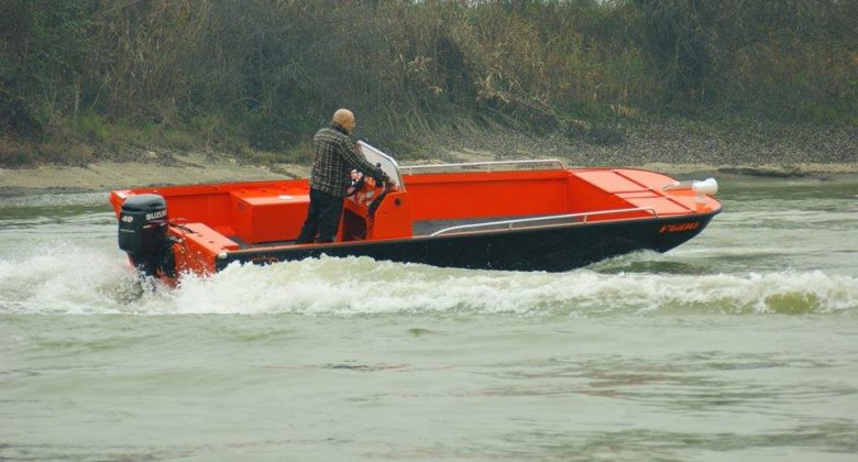 casasiluo_wallerfischen-welscamp-wallercamp-am-po_boote_acqvaboat_f600_orange7